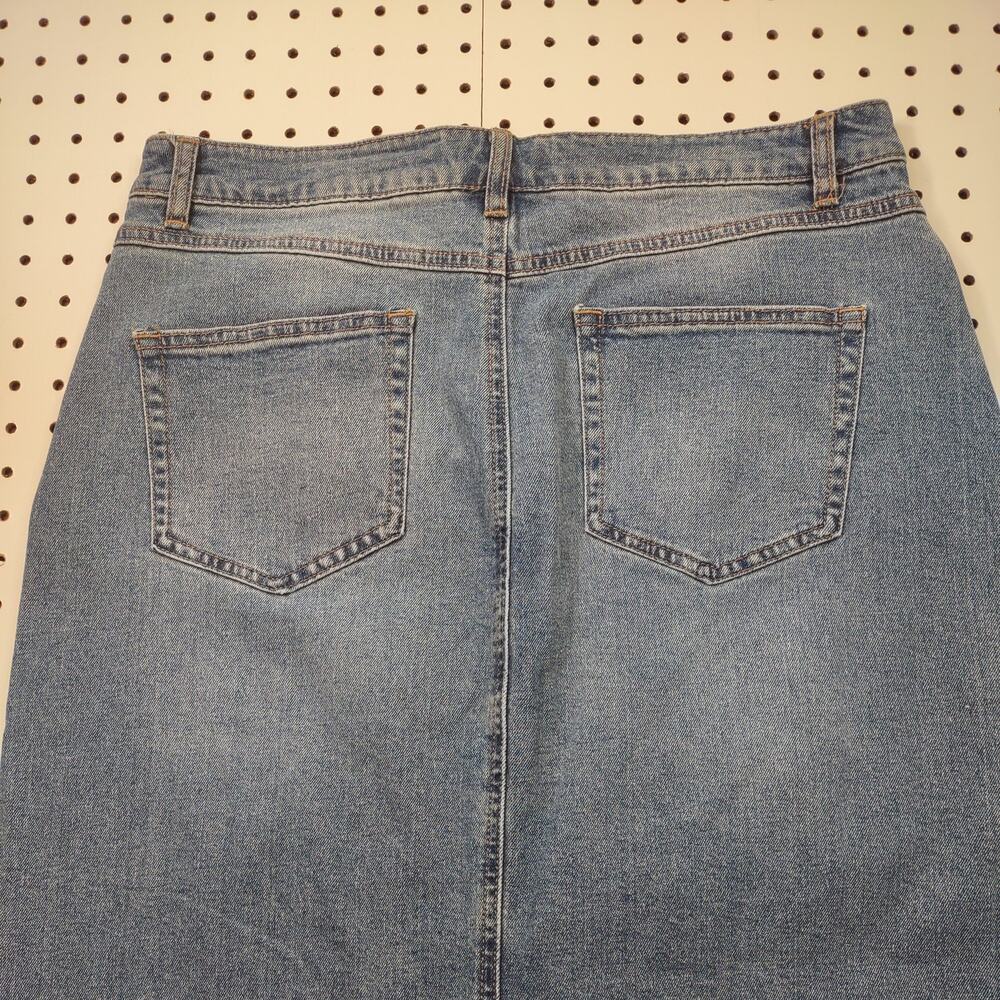 Almost Famous Maxi Jean Skirt with High Slit in Front, Size Medium - Picture 6 of 9